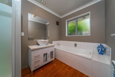 Photo of property in 11 Goldie Place, Rolleston, 7614