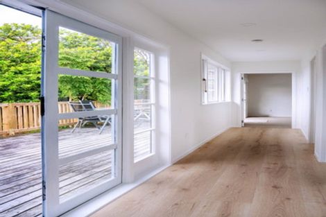 Photo of property in 15 Pacific Parade, Army Bay, Whangaparaoa, 0930