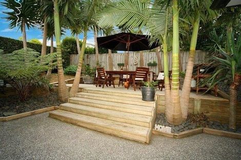 Photo of property in 14 Varlene Terrace, Forrest Hill, Auckland, 0620