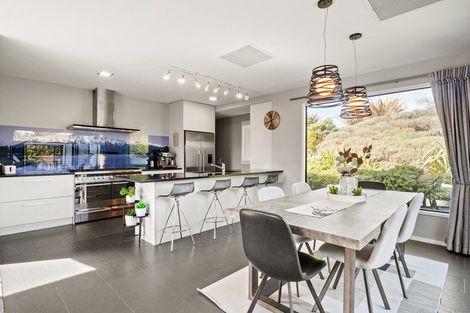 Photo of property in 27 Pendeen Crescent, Jacks Point, Queenstown, 9371