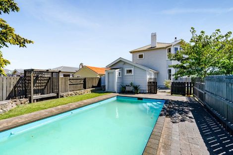 Photo of property in 68 Collins Street, Hawera, 4610