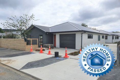 Photo of property in 1/1 Sutherland Avenue, Silverstream, Upper Hutt, 5019