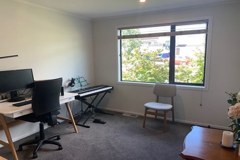 Photo of property in 1 Woodfern Crescent, Titirangi, Auckland, 0604