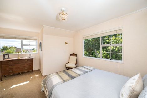 Photo of property in 10 Tauroa Road, Havelock North, 4130