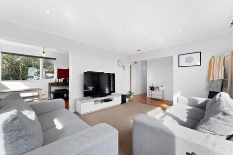 Photo of property in 97 Sunnyside Road, Sunnyvale, Auckland, 0612