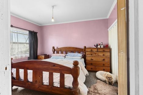 Photo of property in 70 Domett Street, Waitara, 4320