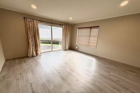 Photo of property in 13 Finbar Close, Flat Bush, Auckland, 2019