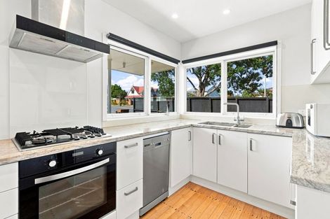 Photo of property in 1/13 Esmonde Road, Takapuna, Auckland, 0622