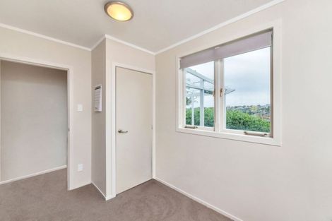 Photo of property in 2/64 Browns Bay Road, Rothesay Bay, Auckland, 0630