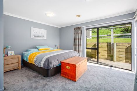 Photo of property in 16 Tongariro Drive, Aotea, Porirua, 5024