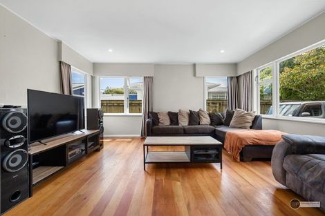 Photo of property in 32 Coast Road, Wainuiomata, Lower Hutt, 5014