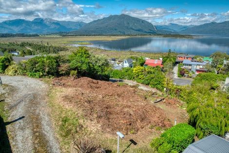 Photo of property in 8 Ivy Terrace, Moana, 7872