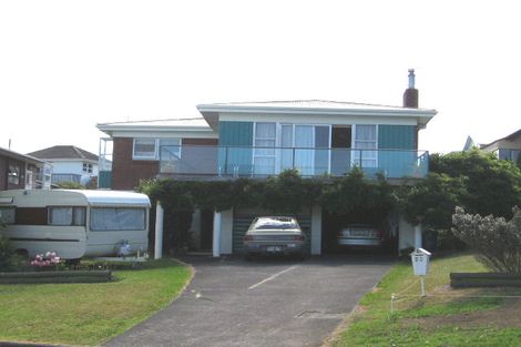 Photo of property in 54 Seaview Road, Castor Bay, Auckland, 0620