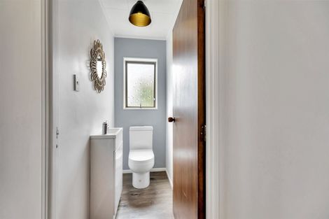 Photo of property in 3 Virginia Place, Whalers Gate, New Plymouth, 4310