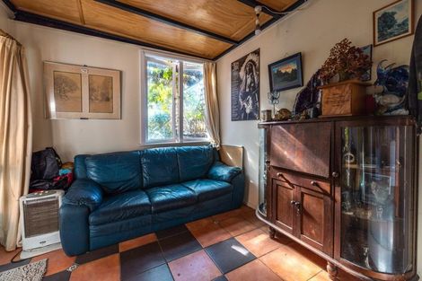 Photo of property in 14 Wellington Road, Surfdale, Waiheke Island, 1081