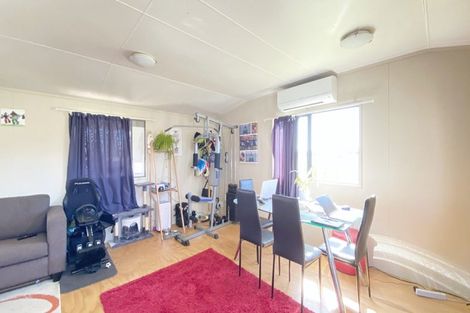 Photo of property in 9 Kiekie Road, Mangere Bridge, Auckland, 2022