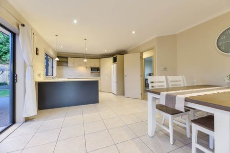 Photo of property in 20 Caragh Place, East Tamaki, Auckland, 2016