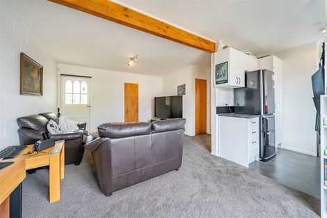 Photo of property in 2/19 Pirie Crescent, Moera, Lower Hutt, 5010