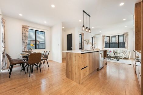 Photo of property in 718b Massey Road, Mangere, Auckland, 2022