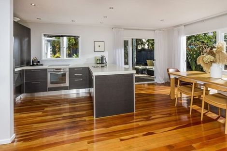 Photo of property in 20 Lynden Avenue, Hillcrest, Auckland, 0627