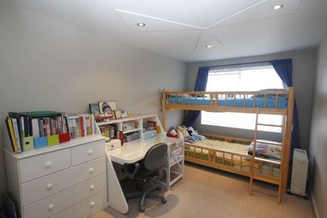 Photo of property in 2/40 Prestons Road, Redwood, Christchurch, 8051