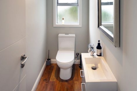 Photo of property in 118a Nicholson Road, Khandallah, Wellington, 6035