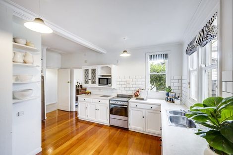 Photo of property in 504 Market Street South, Hastings, 4122