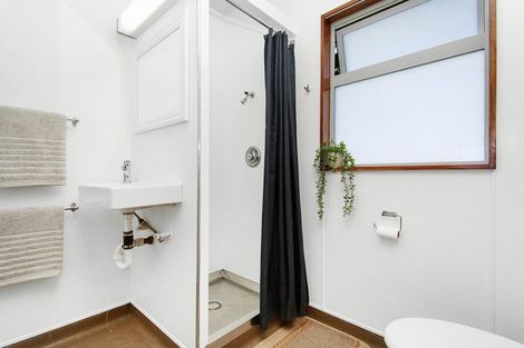 Photo of property in 5 Mataroa Avenue, Northland, Wellington, 6012