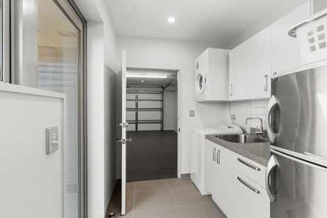 Photo of property in 18 Westpark Drive, Burnside, Christchurch, 8053