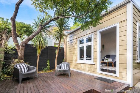 Photo of property in 14 Finlay Terrace, Mount Cook, Wellington, 6021