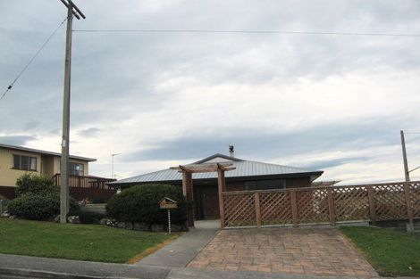 Photo of property in 14 Mcneil Street, Balclutha, 9230