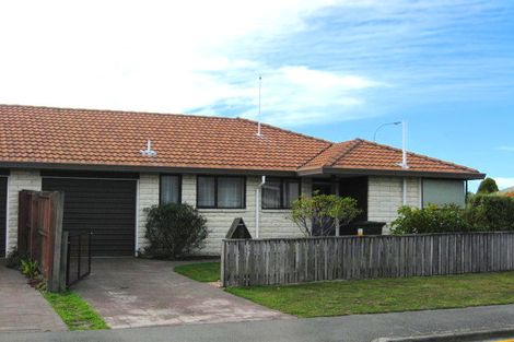 Photo of property in 2/2 Thornhill Place, Sockburn, Christchurch, 8042