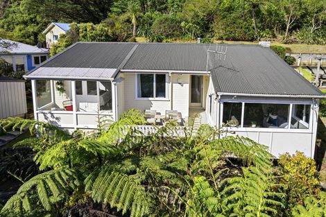 Photo of property in 144 Parkvale Road, Karori, Wellington, 6012