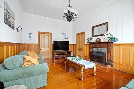 Photo of property in 6 Shortland Street, Regent, Whangarei, 0112