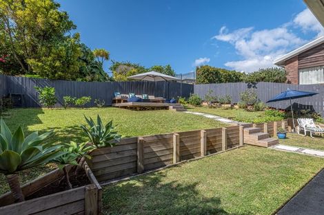 Photo of property in 2/40 Beulah Avenue, Rothesay Bay, Auckland, 0630