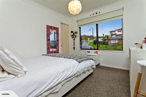 Photo of property in 32 Chadlington Avenue, Henderson, Auckland, 0612