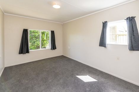 Photo of property in 2 Waimarie Park, Levin, 5510