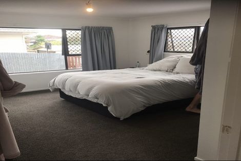 Photo of property in 23 Lane Road, Weymouth, Auckland, 2103