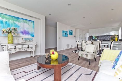 Photo of property in 48 Resolution Drive, Gulf Harbour, Whangaparaoa, 0930