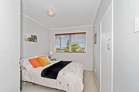 Photo of property in 57 Avonleigh Road, Green Bay, Auckland, 0604