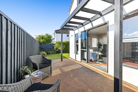 Photo of property in 4/64 Schnapper Rock Road, Schnapper Rock, Auckland, 0632