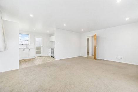 Photo of property in 18a Lidcombe Place, Avondale, Auckland, 1026
