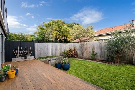 Photo of property in 14b Corrella Road, Belmont, Auckland, 0622