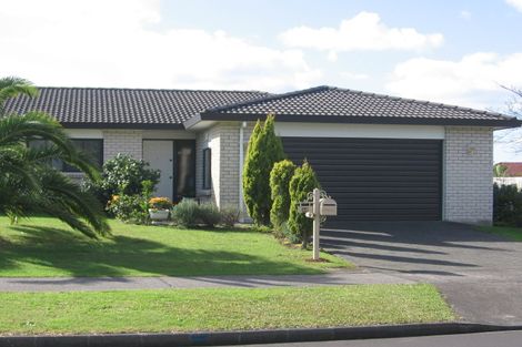 Photo of property in 23 Suncrest Drive, West Harbour, Auckland, 0618