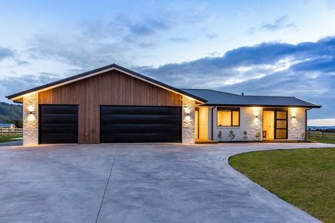 Photo of property in 7 Kanuka Grove, Kinloch, Taupo, 3377