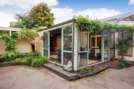 Photo of property in 4 Regent Street, Palmerston North, 4414