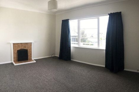 Photo of property in 168 Sutherland Road, Lyall Bay, Wellington, 6022