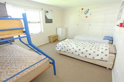 Photo of property in 2 Taipari Avenue, Raglan, 3225