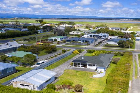 Photo of property in 43 Edinburgh Terrace, Foxton Beach, Foxton, 4815