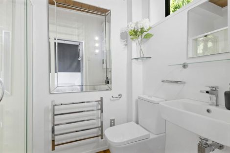 Photo of property in 11 Karaka Street, Eastbourne, Lower Hutt, 5013